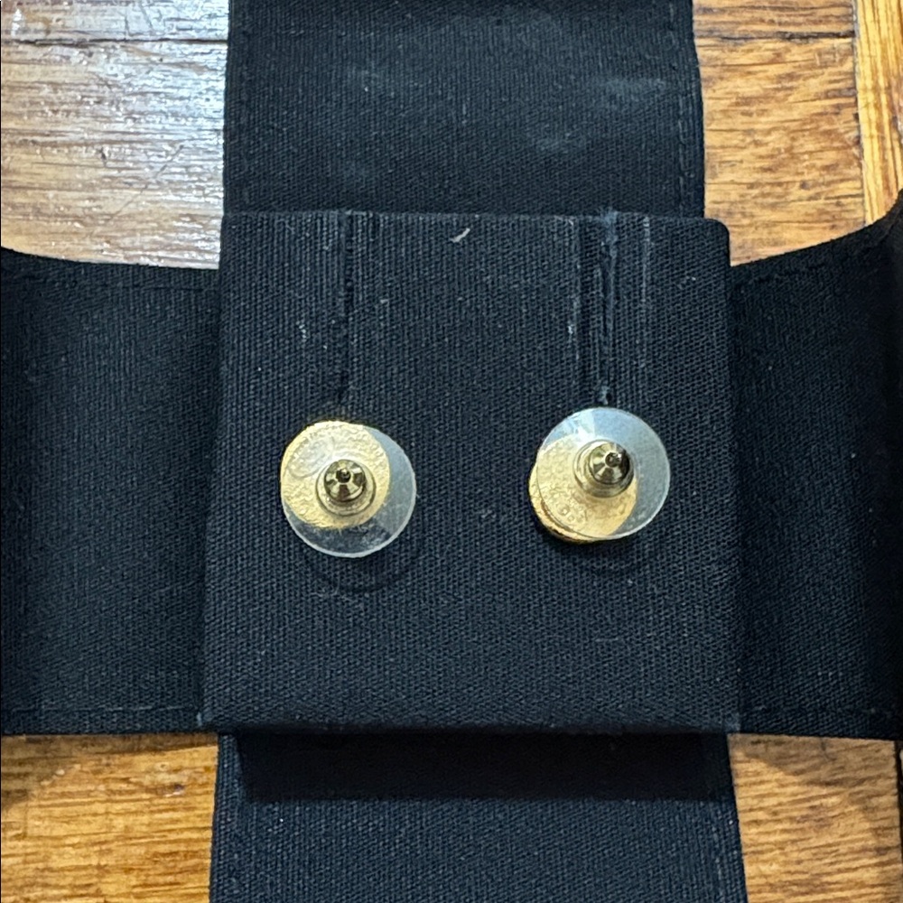 Chanel Gold Circle Stud Earrings - Picture 5 of 5
